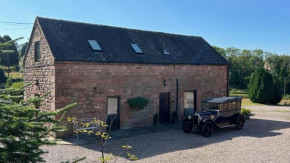 2 Bed Classy Peak District Cottage Barn Near Alton Towers, Polar Bears, Chatsworth House